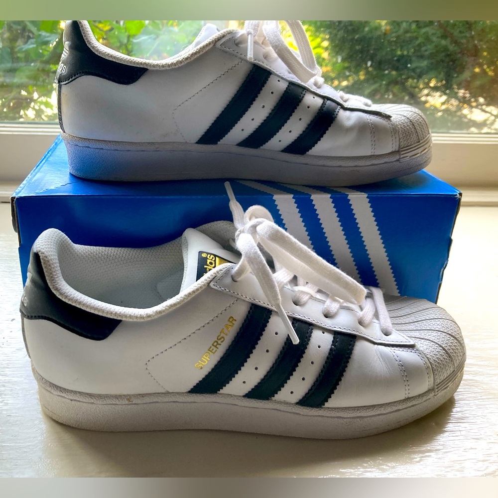 Adidas Superstar sz 6 womens